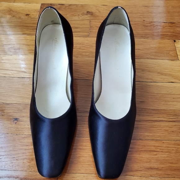 Michelangelo Black Heels - Picture 4 of 8